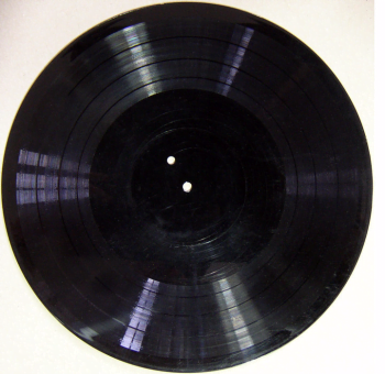 disque-mao disque-mao Des chercheurs ont retrouvé un enregistrement de la première musique jouée sur ordinateur