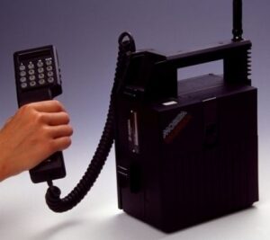 radiocom-2000-300x267 radiocom-2000-300x267 GSM, GPRS, Edge, 3G et maintenant 4G... les clés pour mieux comprendre les réseaux mobiles !