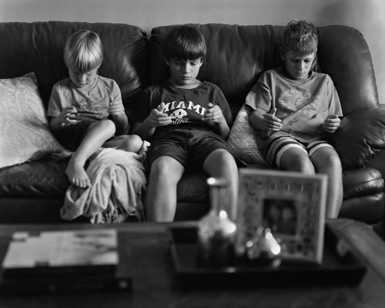 grant grant Un photographe enlève les smartphones sur ses photos
